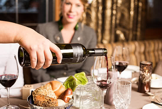 Weinverkostung beim Dinner im Hotel Solaria Ischgl